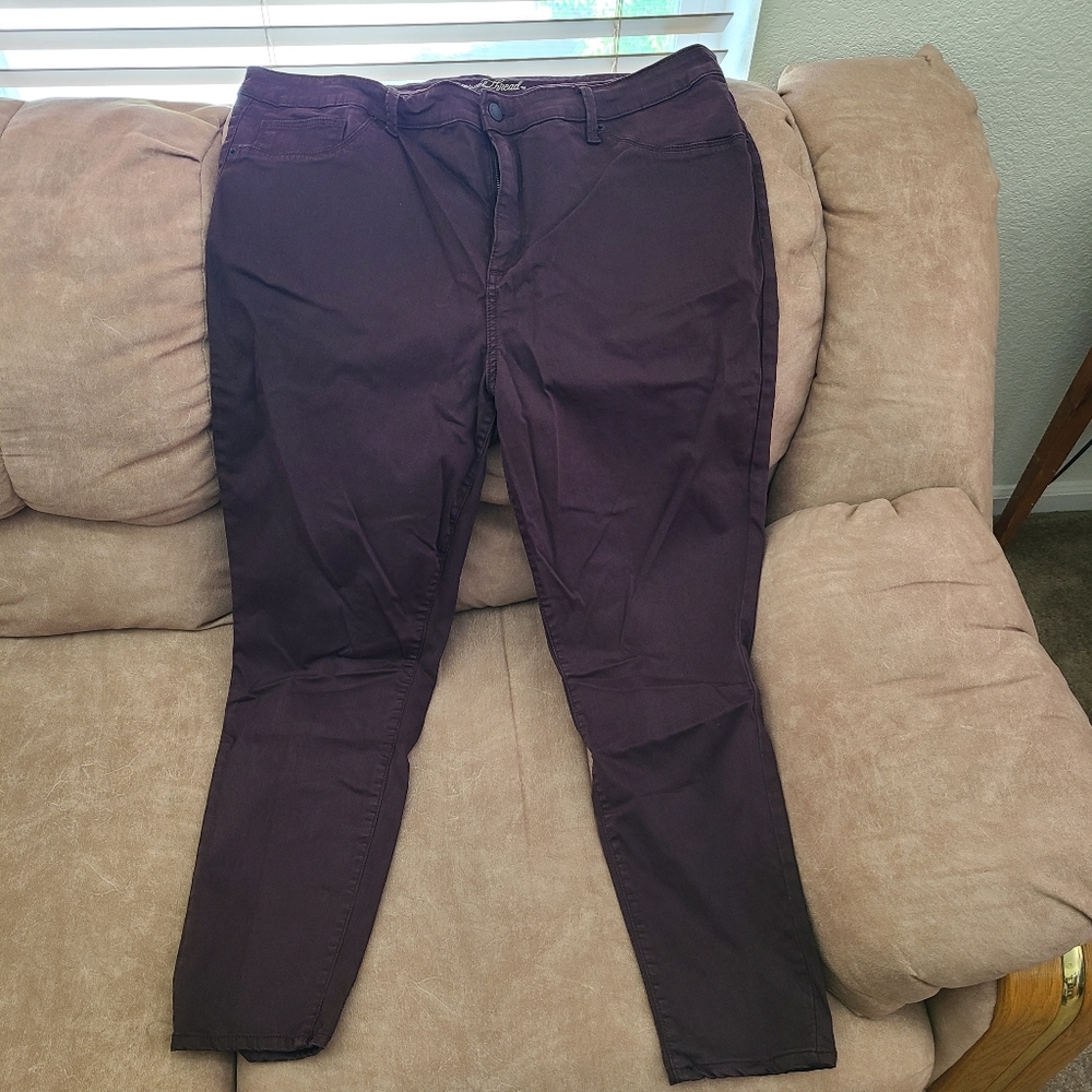 Universal Threads burgundy jeans 20w
